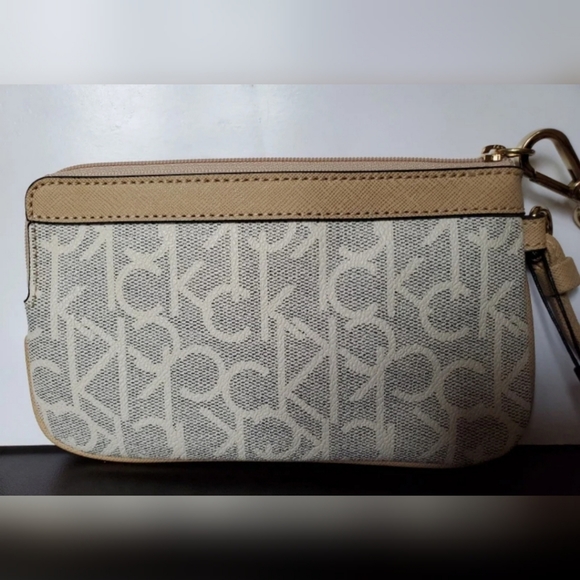 New Calvin Klein Clutch Handbag - Picture 2 of 8